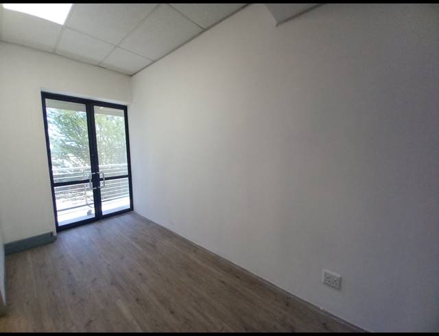 409M² OFFICE TO LET IN BRYANSTON